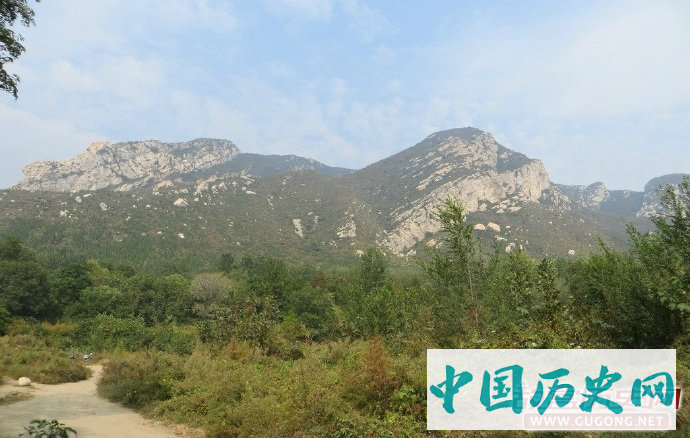 “山呼万岁”还是“三呼万岁”？